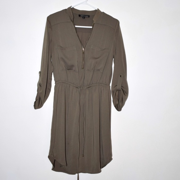 Dynamite Green Zipper Dress. - Picture 3 of 6